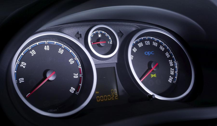  Opel Corsa OPC 2007 года  (фото 18 из 63)